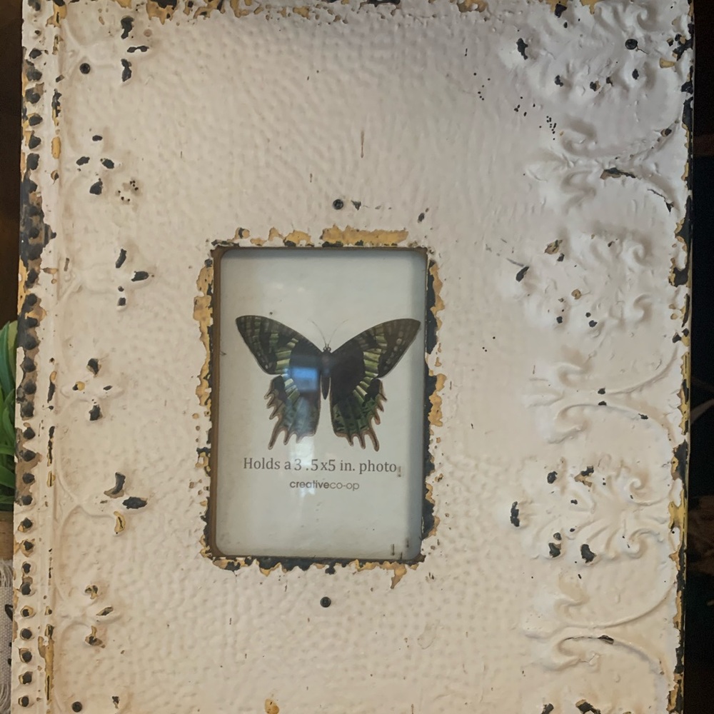 NEW Tin photo frame for 3x5 white